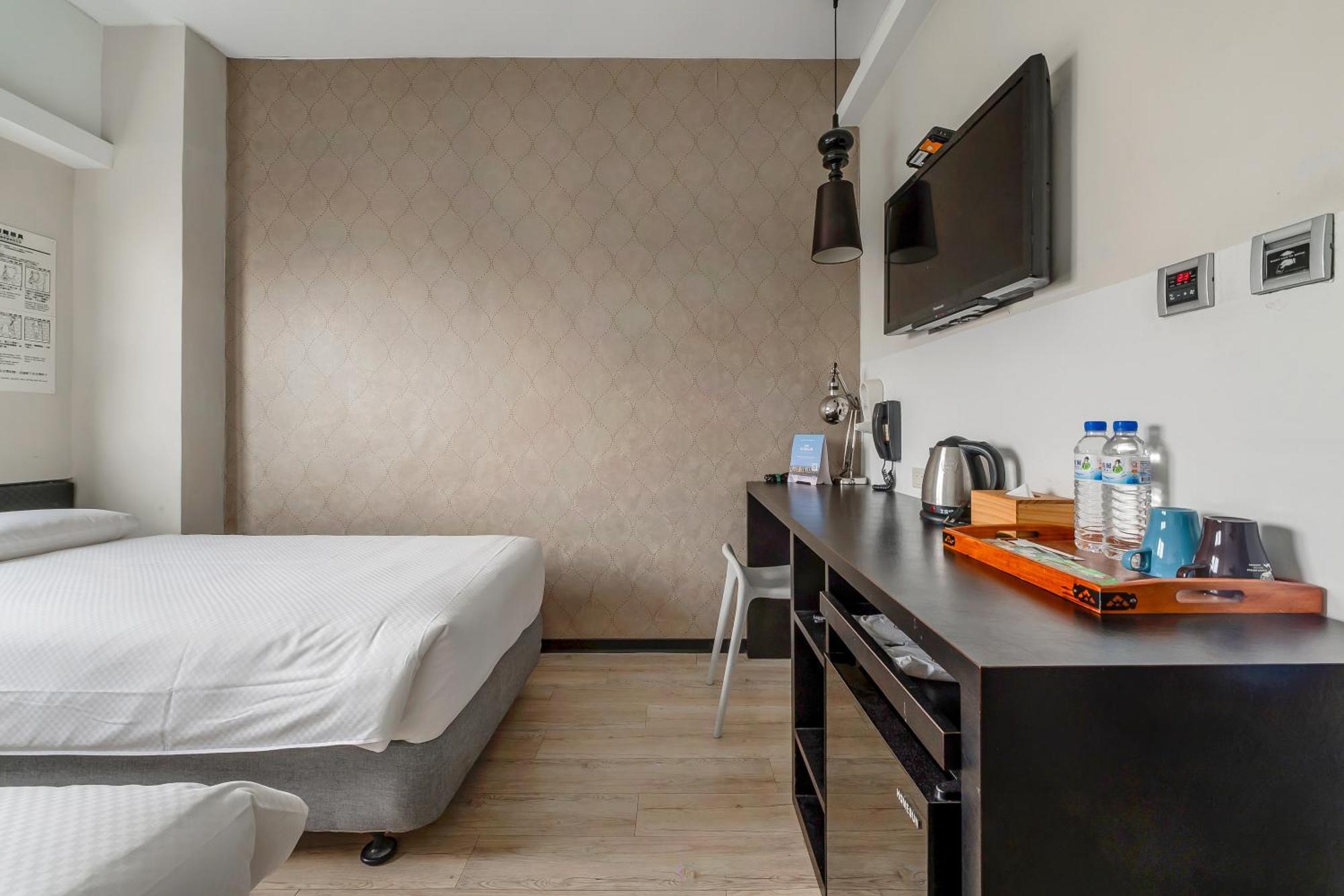 Check Inn Express Kaohsiung Love River Esterno foto
