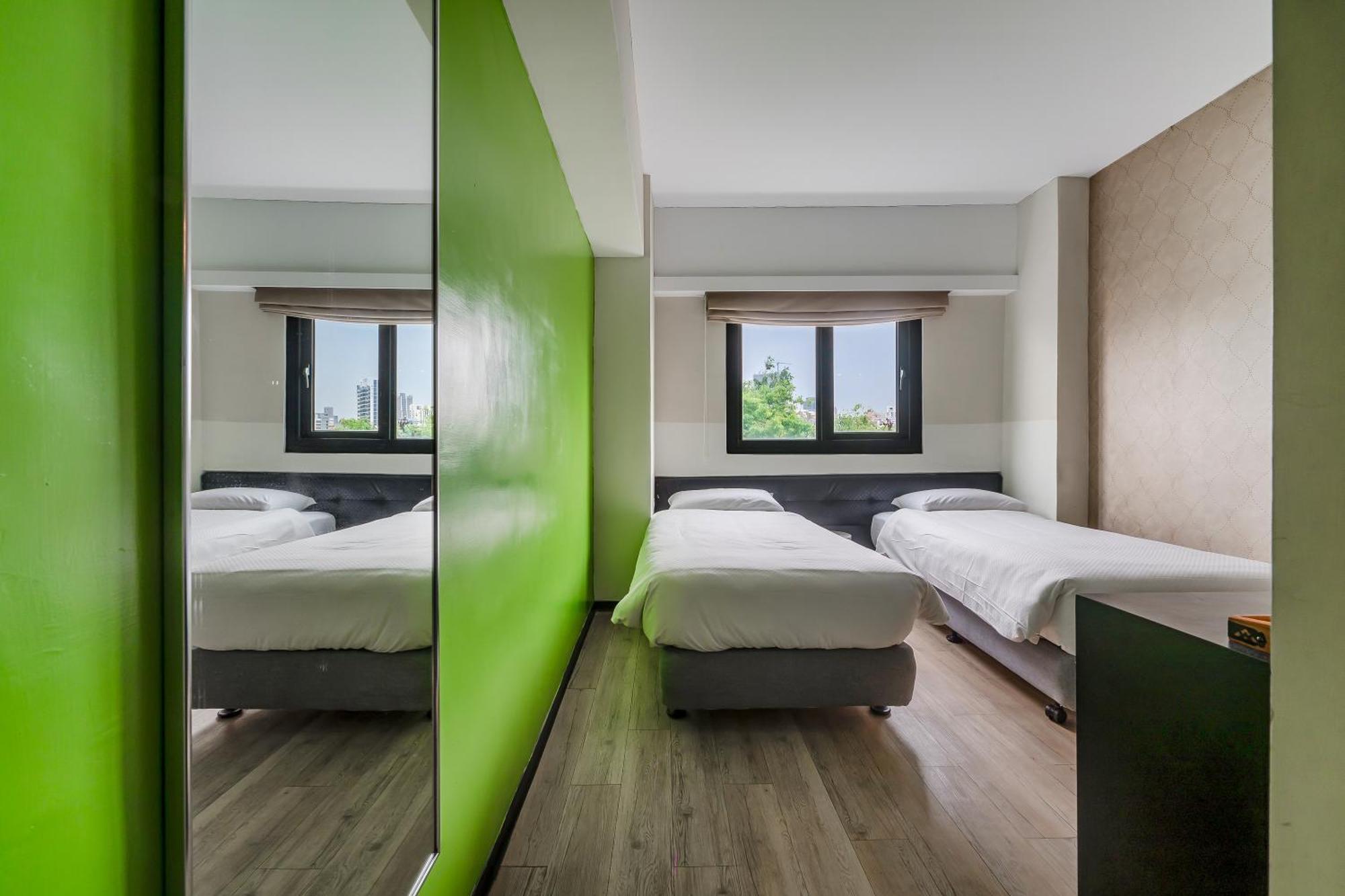 Check Inn Express Kaohsiung Love River Esterno foto