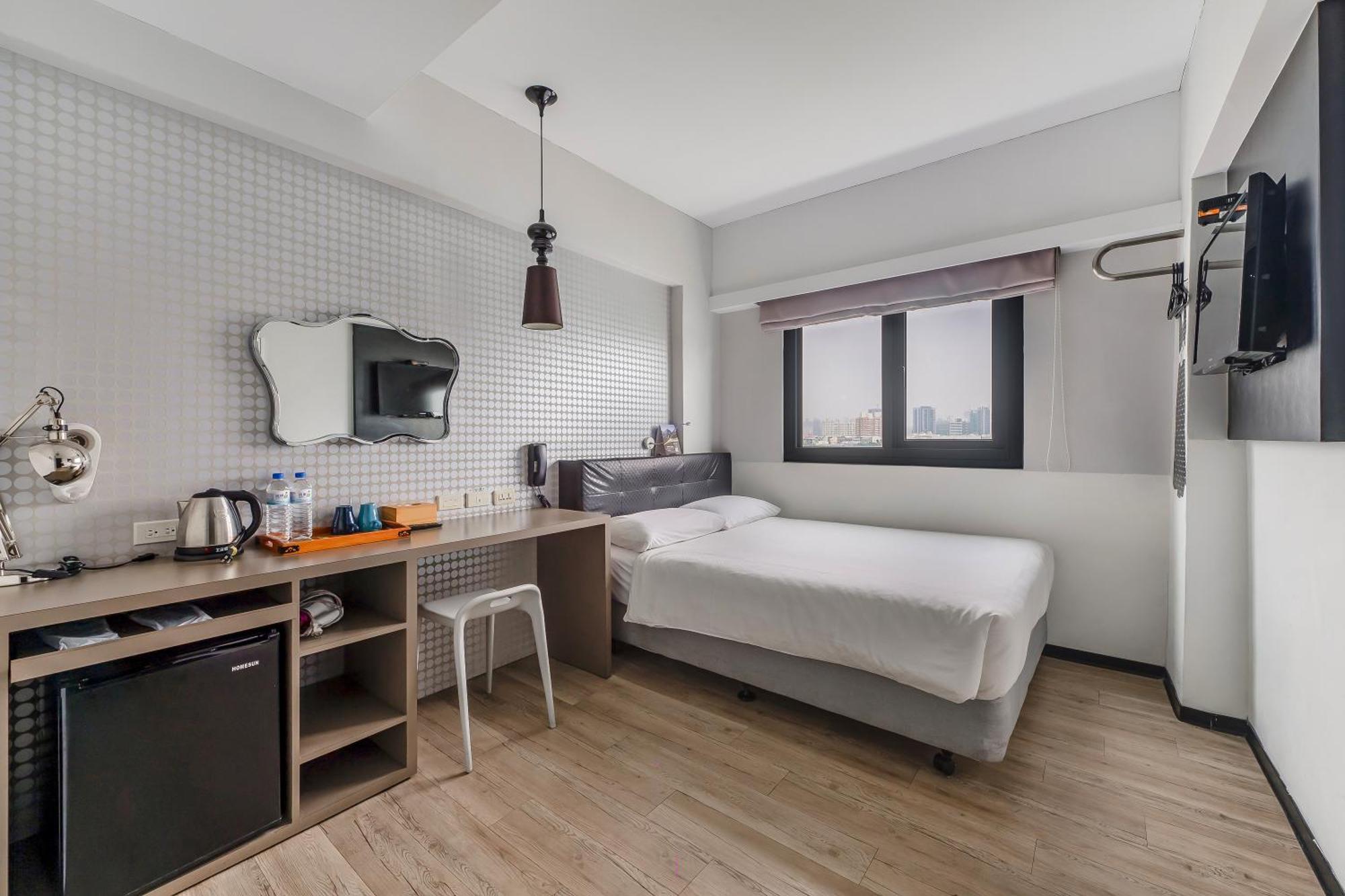 Check Inn Express Kaohsiung Love River Esterno foto