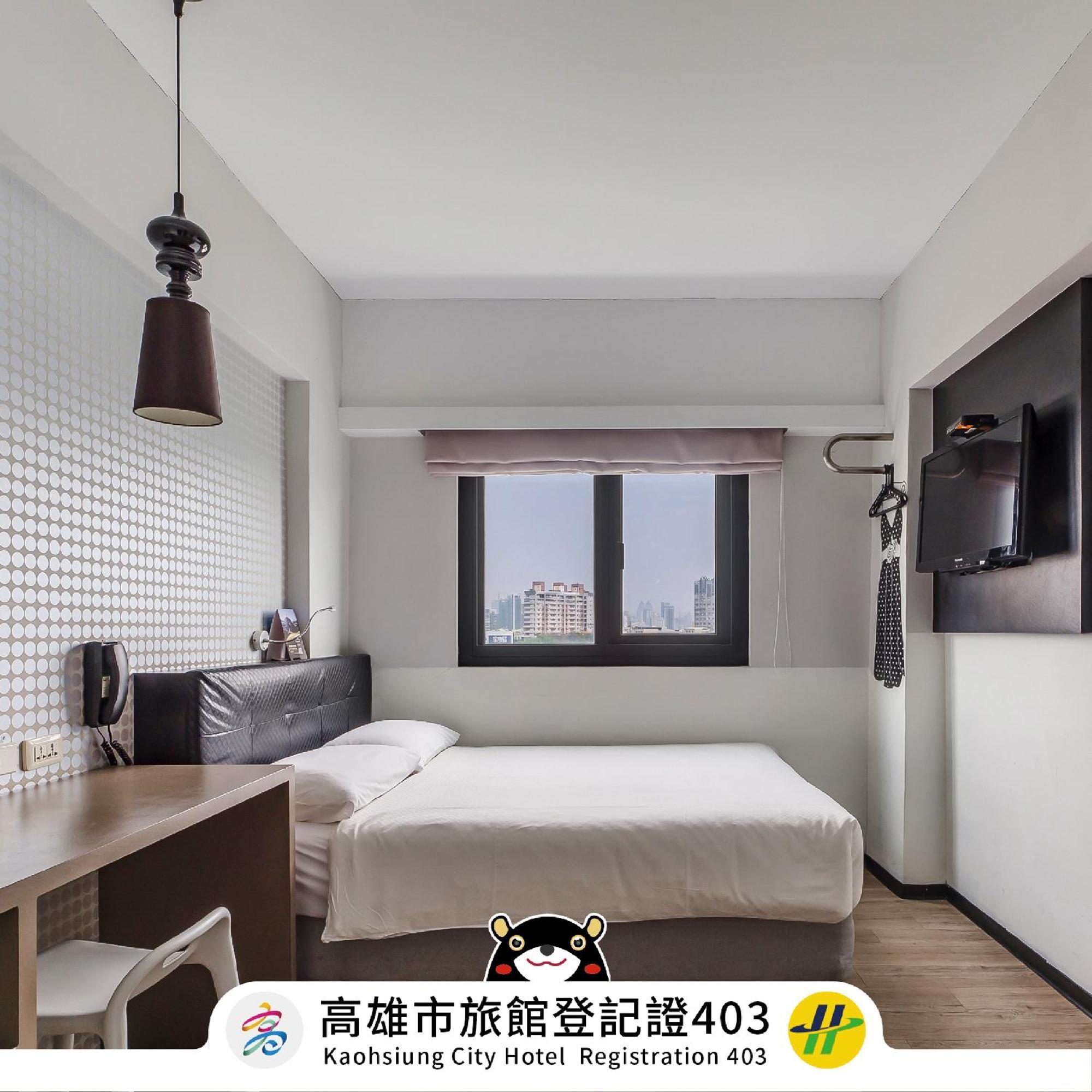 Check Inn Express Kaohsiung Love River Esterno foto