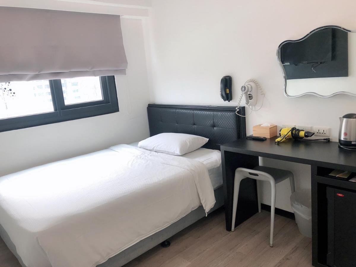 Check Inn Express Kaohsiung Love River Esterno foto